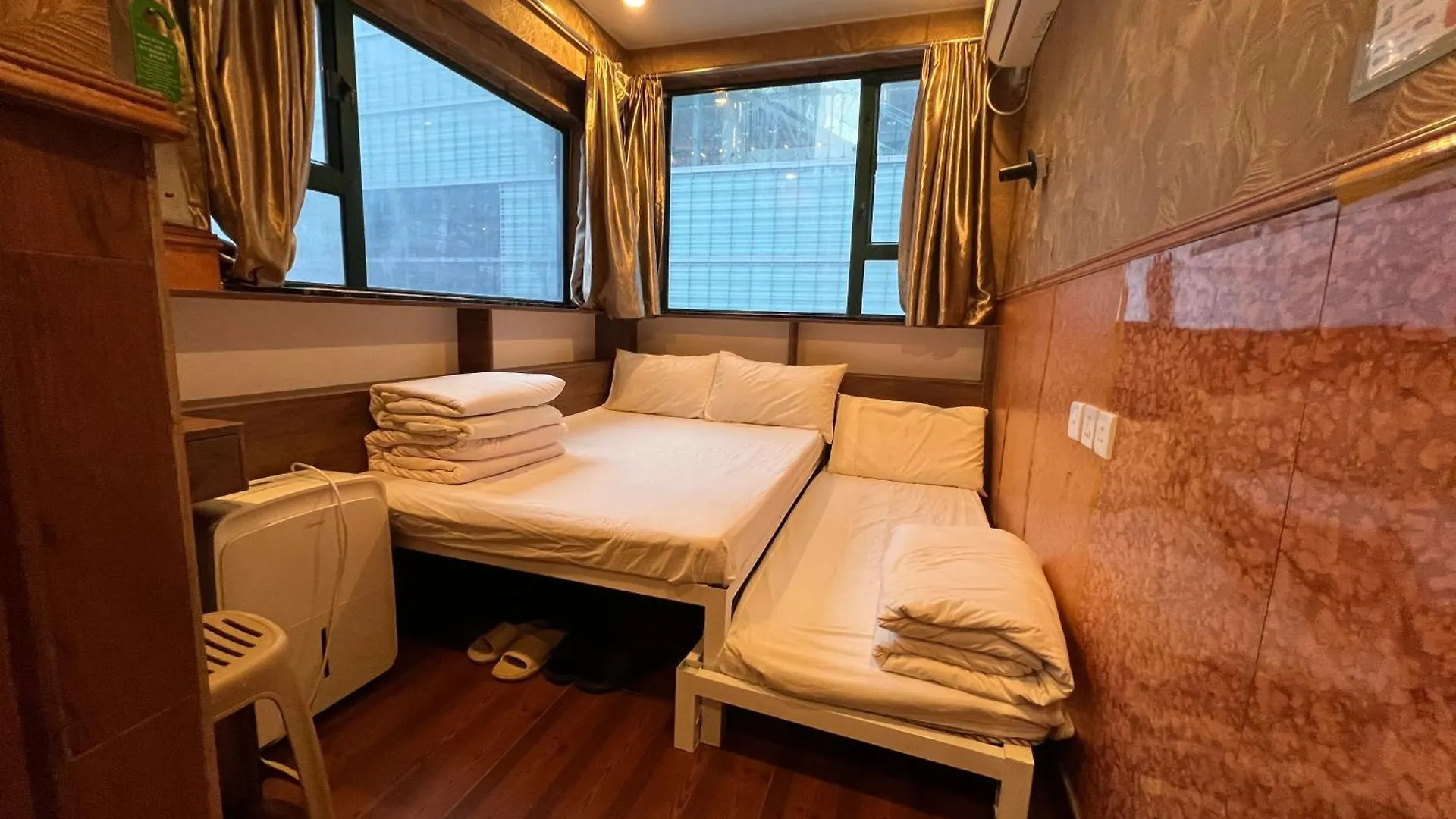 Hop Inn On Nathan Road Hongkong Hostel