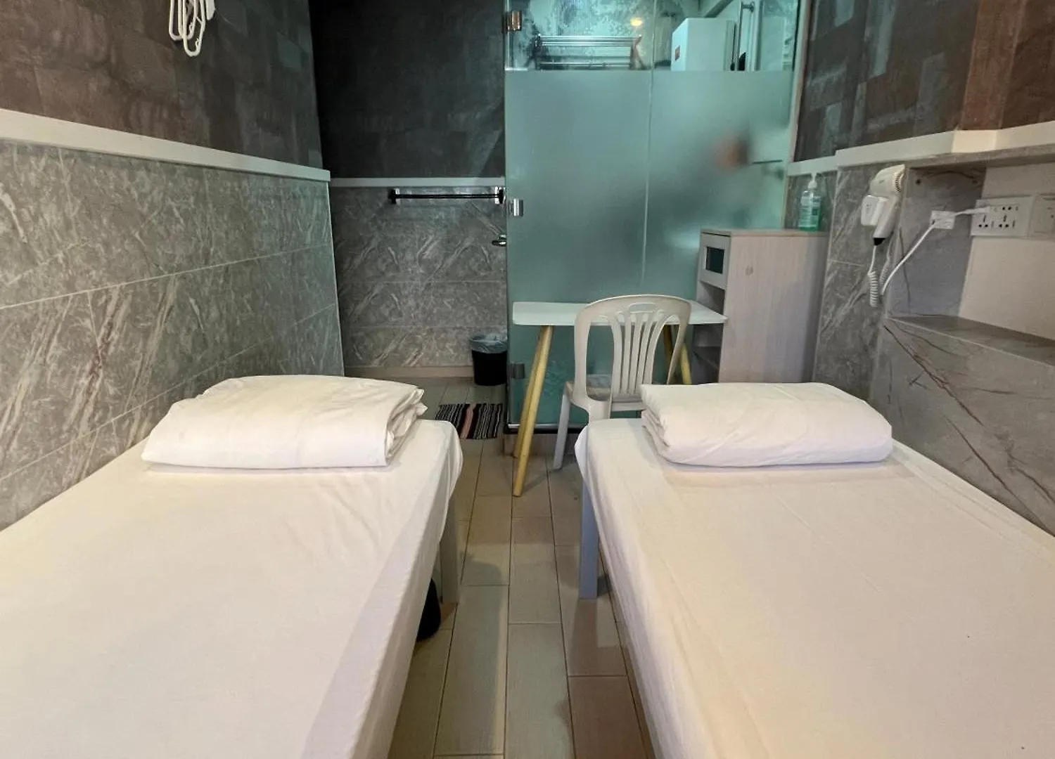 Hop Inn On Nathan Road Hongkong Hostel