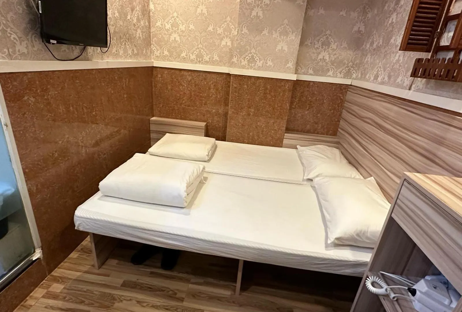 Hop Inn On Nathan Road Hong Kong Hostel